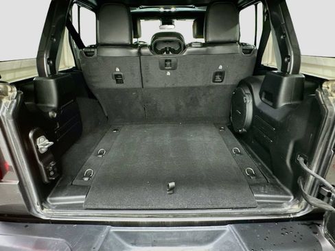 Used 2021 Jeep Wrangler Unlimited Rubicon AWD/4WD image 26