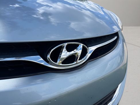 Used 2012 Hyundai Elantra GLS w/ Preferred Pkg 3 FWD image 11