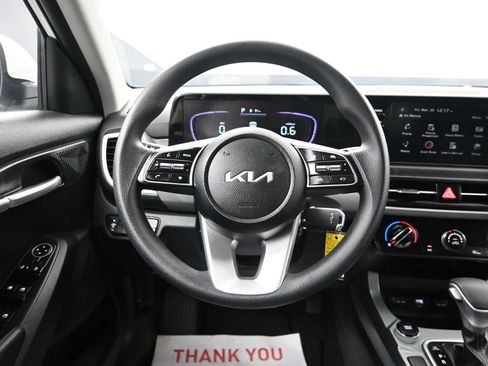 Certified 2025 Kia Seltos LX image 30