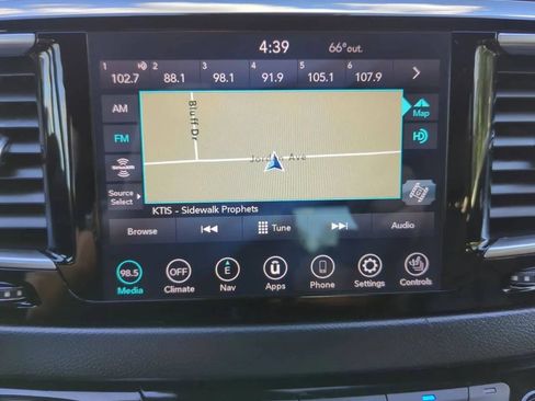Used 2020 Chrysler Pacifica Limited FWD image 16