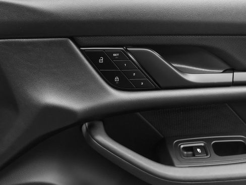 Certified 2022 Porsche Taycan image 21