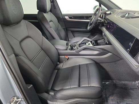New 2026 Porsche Cayenne AWD/4WD image 27
