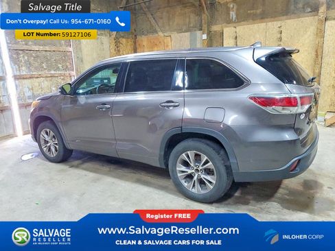Used 2015 Toyota Highlander XLE FWD image 3
