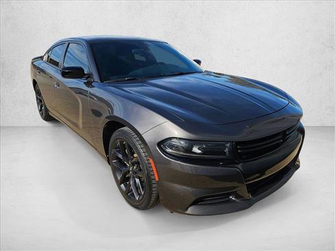 Used 2022 Dodge Charger SXT w/ Blacktop Package image 2