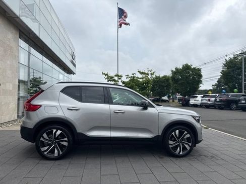 Used 2023 Volvo XC40 B5 Plus w/ Protection Package Premier AWD/4WD image 8