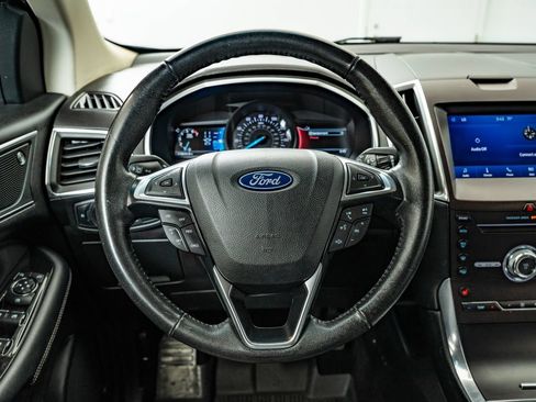 Used 2019 Ford Edge Titanium FWD image 40