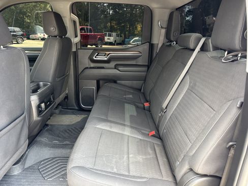Used 2025 Chevrolet Silverado 1500 LT AWD/4WD image 13