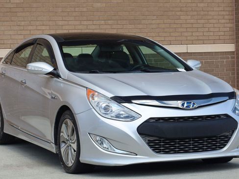 Used 2014 Hyundai Sonata Limited w/ Panoramic Sunroof Package 02 FWD image 6