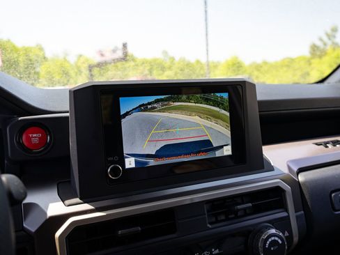 Used 2025 Toyota Tacoma TRD Sport AWD/4WD image 23