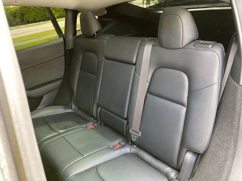 Used 2024 Tesla Model Y Long Range image 37