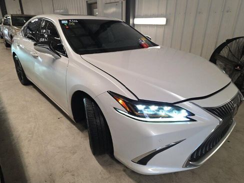 Used 2021 Lexus ES 250 w/ Accessory Package 2 image 3