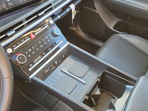 Certified 2025 Hyundai Santa Fe Limited image 16