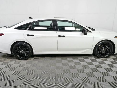 Used 2021 Toyota Avalon XSE FWD image 27