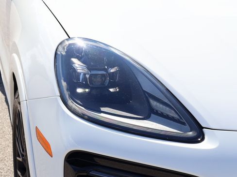 Used 2022 Porsche Cayenne GTS image 15