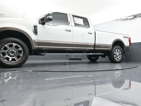 Used 2022 Ford F350 King Ranch w/ Chrome Package image 32