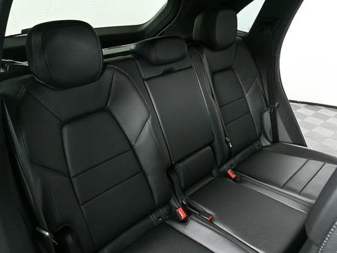 Certified 2025 Porsche Cayenne image 23