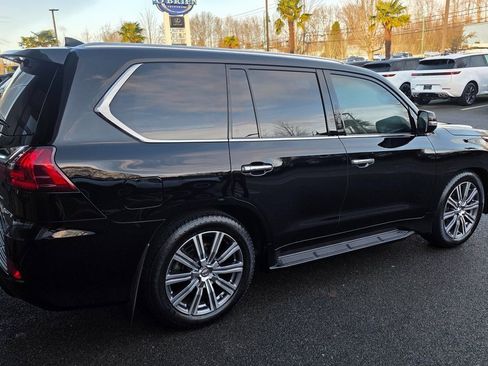 Used 2017 Lexus LX 570 4WD image 3