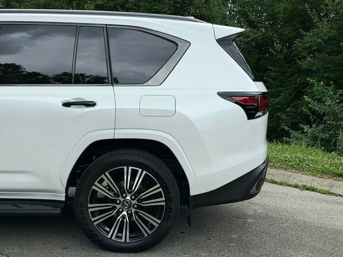 Used 2026 Lexus LX 600 4WD w/ Appearance Package image 5