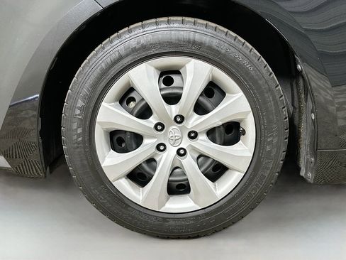 Used 2020 Toyota Corolla LE image 34