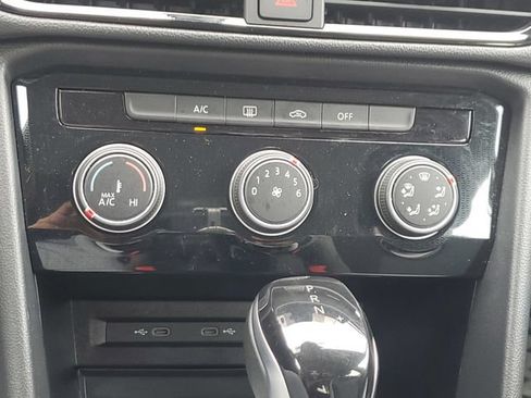 Certified 2025 Volkswagen Taos S FWD image 20