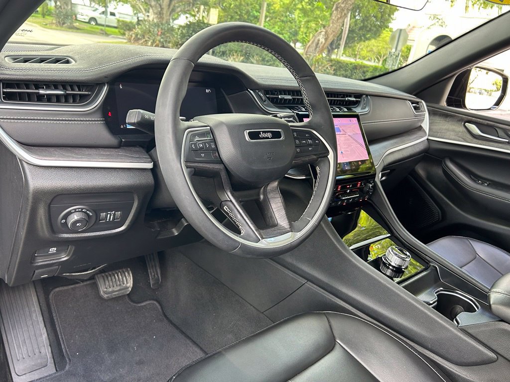 Certified 2025 Jeep Grand Cherokee Limited RWD image 18