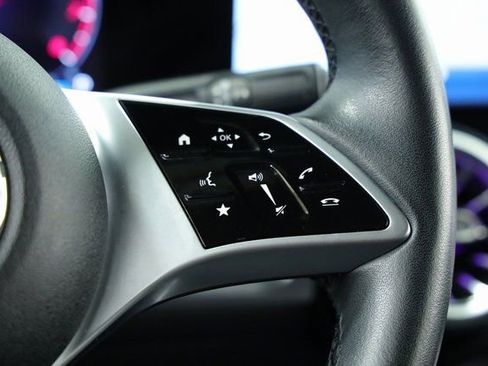 Used 2024 Mercedes-Benz GLB 250 image 13