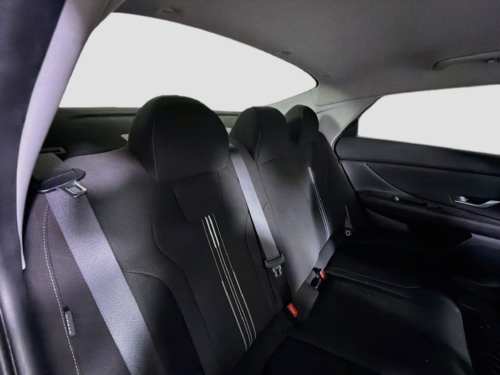 Used 2024 Hyundai Elantra SEL FWD image 21
