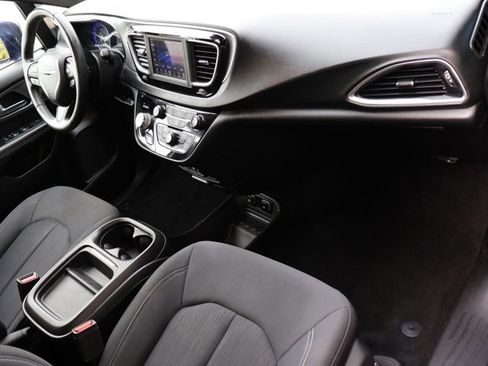 Used 2019 Chrysler Pacifica Touring Plus w/ S Appearance Package FWD image 20