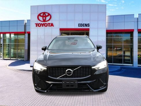 Used 2025 Volvo XC60 B5 Core AWD/4WD image 12