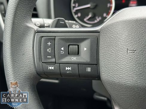 Used 2025 Nissan Rogue S AWD/4WD image 22
