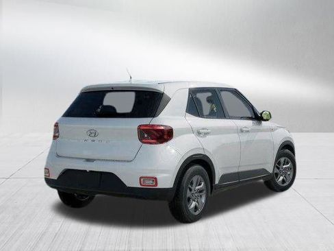 New 2026 Hyundai Venue SE image 4