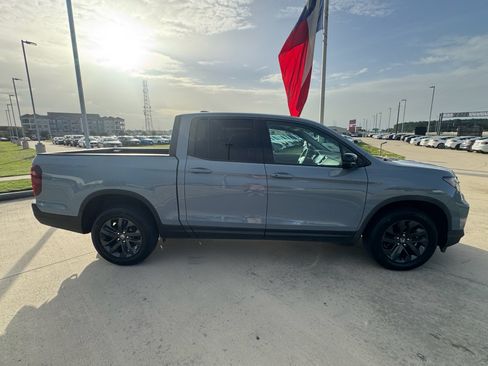 Used 2023 Honda Ridgeline Sport image 9