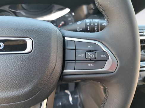 New 2026 Jeep Compass Latitude image 17