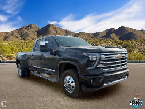 Used 2024 Chevrolet Silverado 3500 High Country w/ High Country Premium Package AWD/4WD image 5