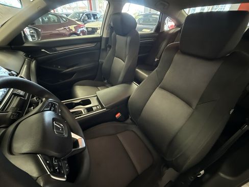 Used 2018 Honda Accord LX image 17
