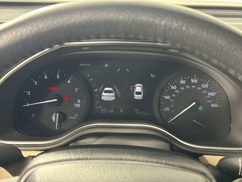 Used 2019 Toyota Avalon XLE image 16