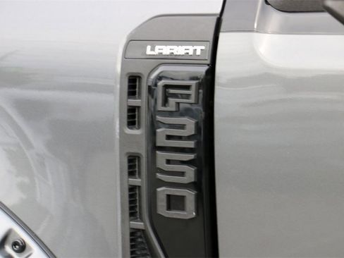 New 2026 Ford F250 Lariat w/ Black Appearance Package image 13