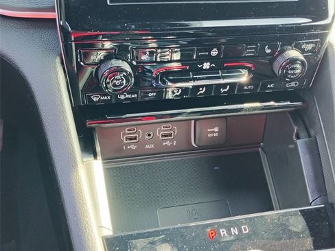 New 2025 Jeep Grand Cherokee Altitude image 24