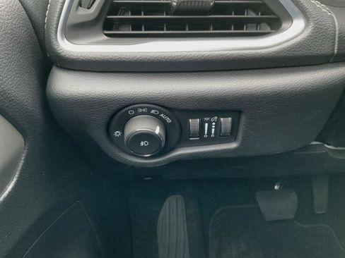 Used 2021 Chrysler Pacifica Limited w/ S Appearance Package image 34