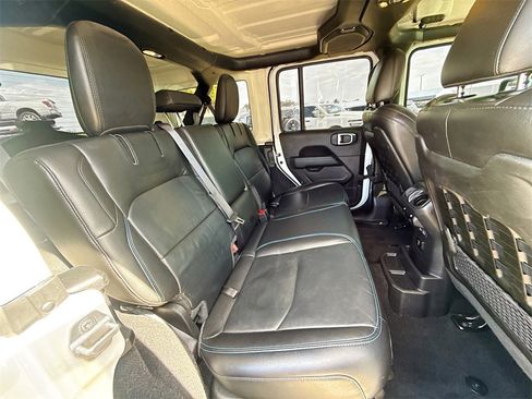 Used 2021 Jeep Wrangler Unlimited Rubicon 4xe image 32