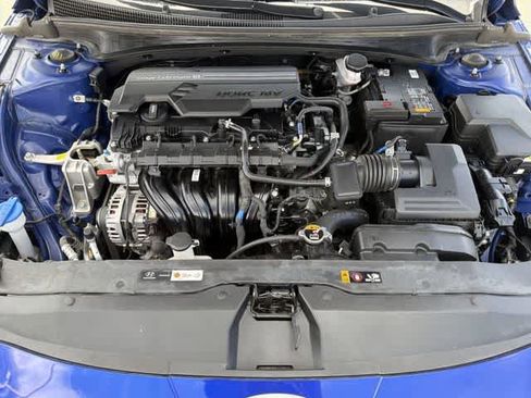 Used 2024 Hyundai Elantra SEL FWD image 11