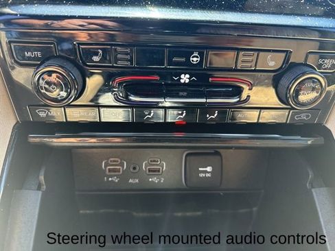 Used 2023 Jeep Grand Cherokee L Limited AWD/4WD image 33