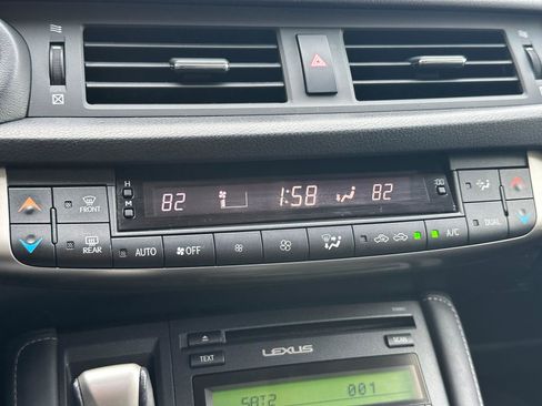 Used 2014 Lexus CT 200h image 25
