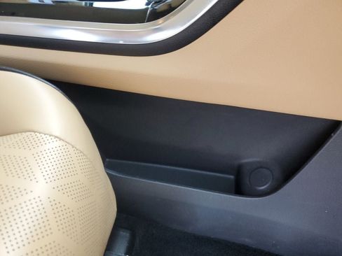 Used 2024 Kia Carnival EX FWD image 53