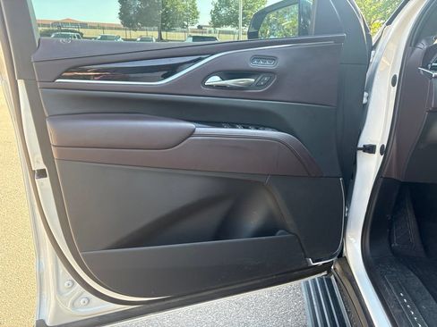 Used 2023 Cadillac Escalade Sport Platinum w/ LPO, ONYX Package AWD/4WD image 9