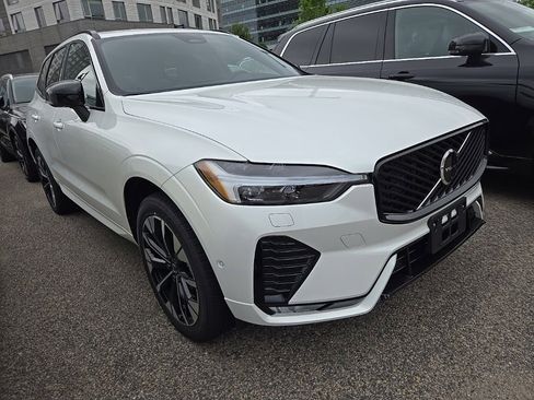 New 2026 Volvo XC60 B5 Plus w/ Protection Package Premier image 7