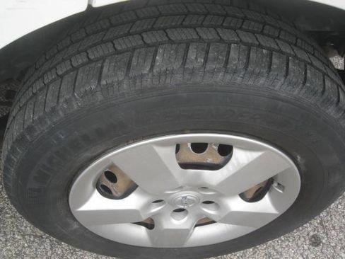 Used 2014 Nissan Rogue S w/ Convenience Package AWD/4WD image 33