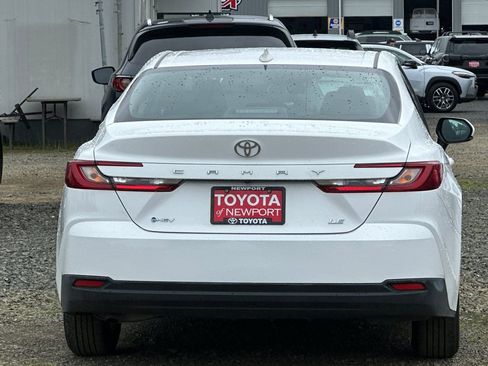 Used 2025 Toyota Camry LE FWD image 5