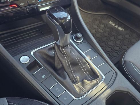 New 2026 Volkswagen Jetta SE FWD image 26
