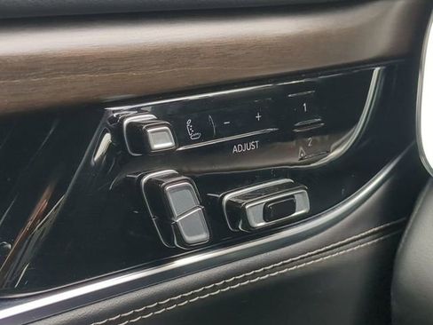 Certified 2023 Jeep Grand Wagoneer Series II AWD/4WD image 24